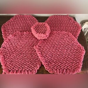 VINTAGE Placemat & Coaster Set of 4 Handmade Crochet Pink Grannie Dining Linens